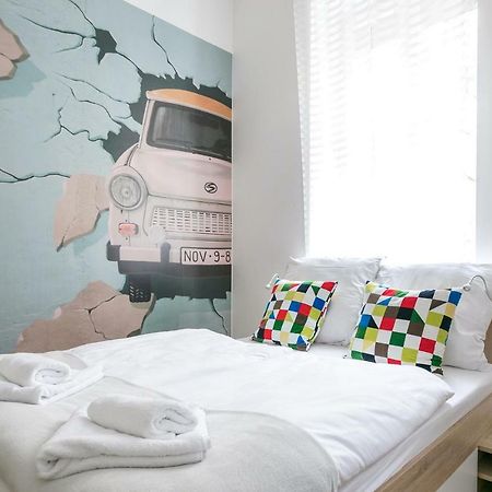 Studio Apartment For 3 Берлин Екстериор снимка