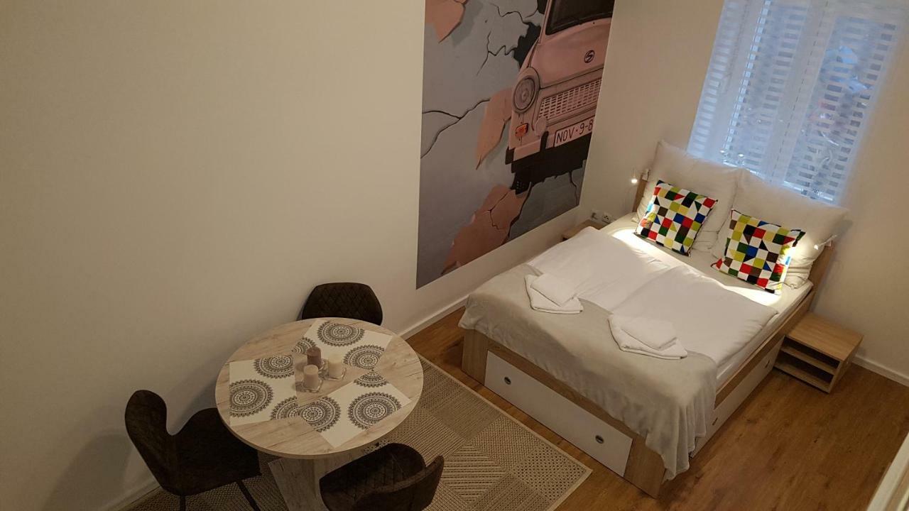 Studio Apartment For 3 Берлин Екстериор снимка