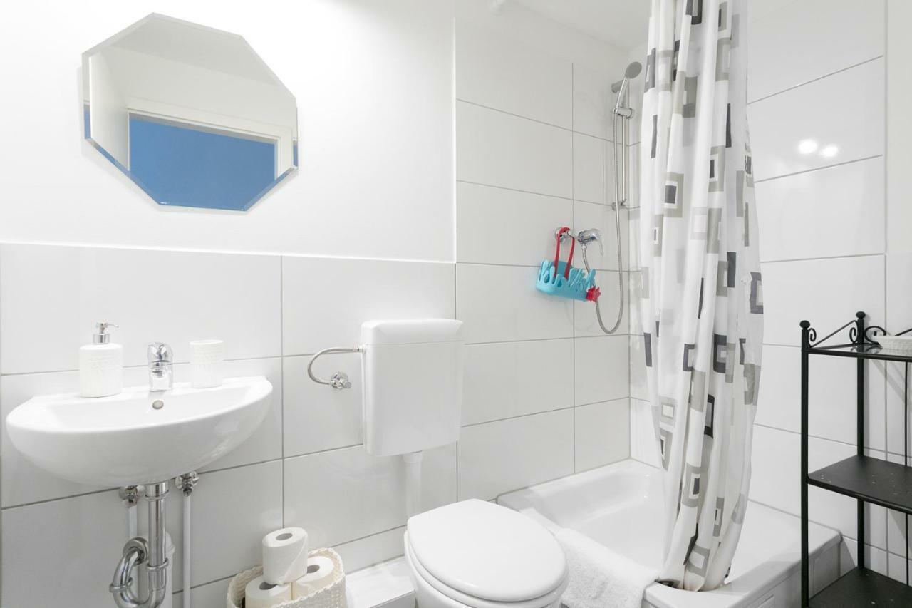Studio Apartment For 3 Берлин Екстериор снимка
