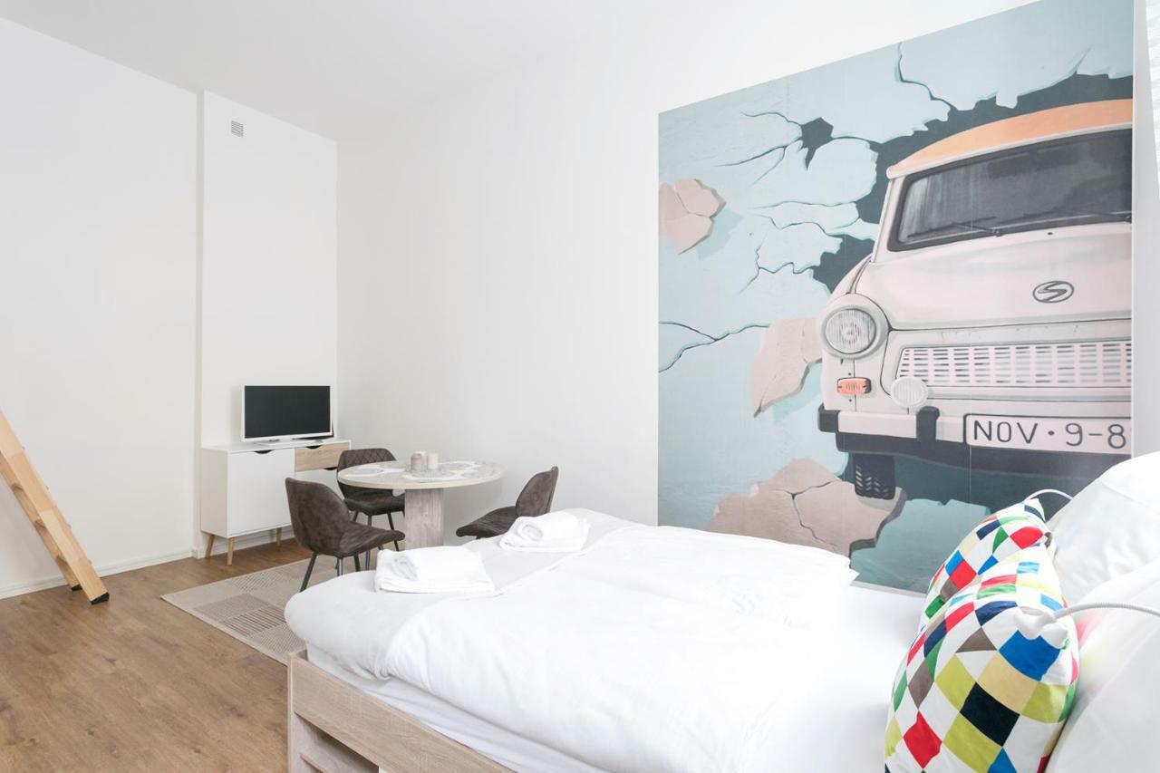 Studio Apartment For 3 Берлин Екстериор снимка
